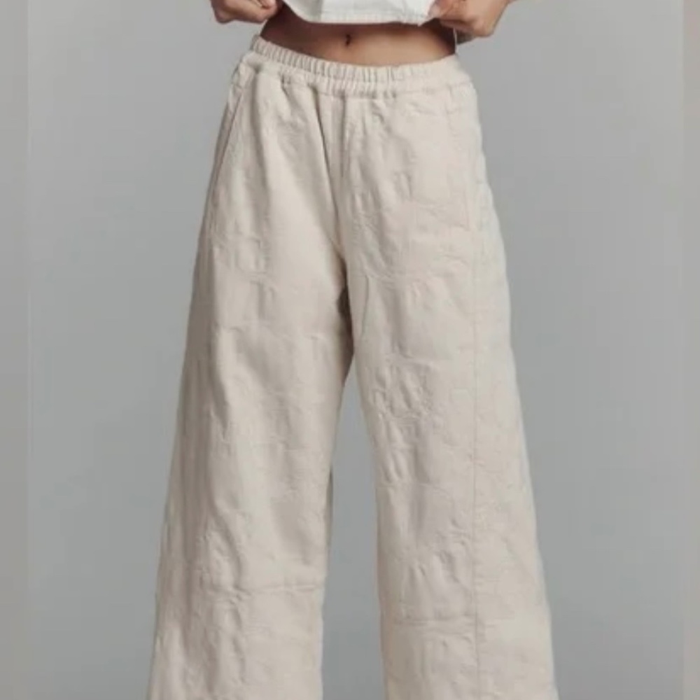 The Izzie Relaxed Pull-On Jacquard Pant